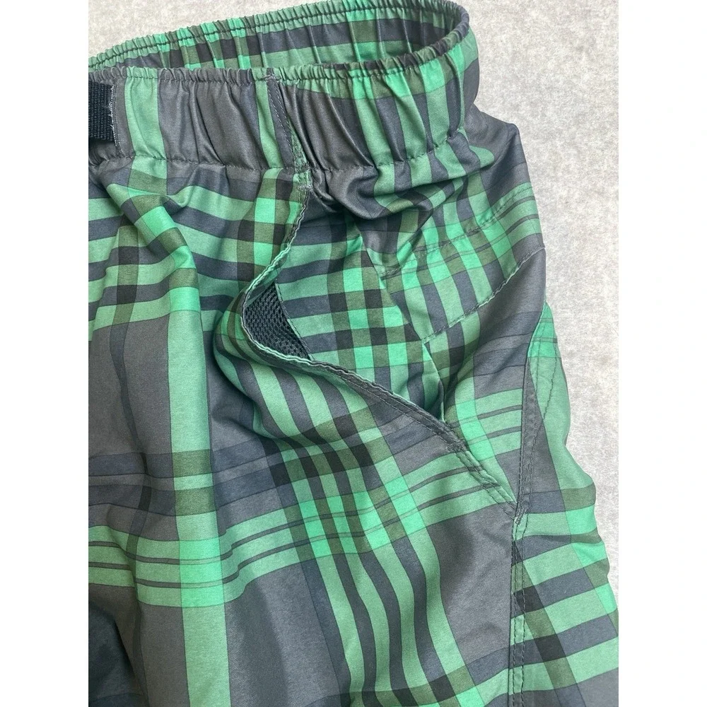 THE North Face Shorts Mens Size LG Plaid Green Swim Suit Trunks Belt and Pockets